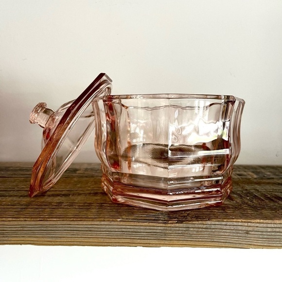 Vintage Hoosier Indiana Depression Pink Glass Powder Jar Vanity apothecary - Picture 4 of 4